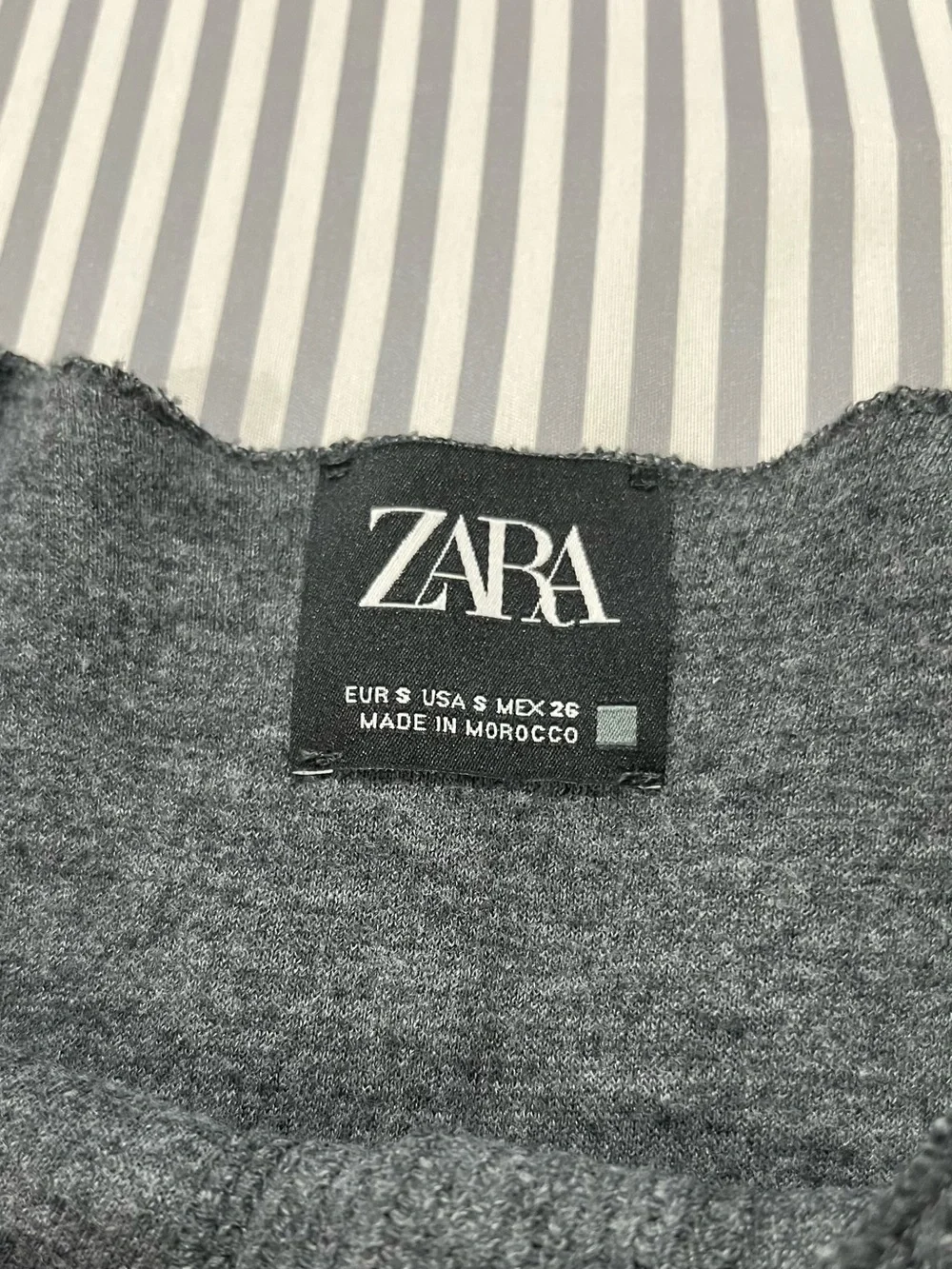 Zara Cropped Button-Front Knit Cardigan in Charcoal Grey - Picture 3 of 10